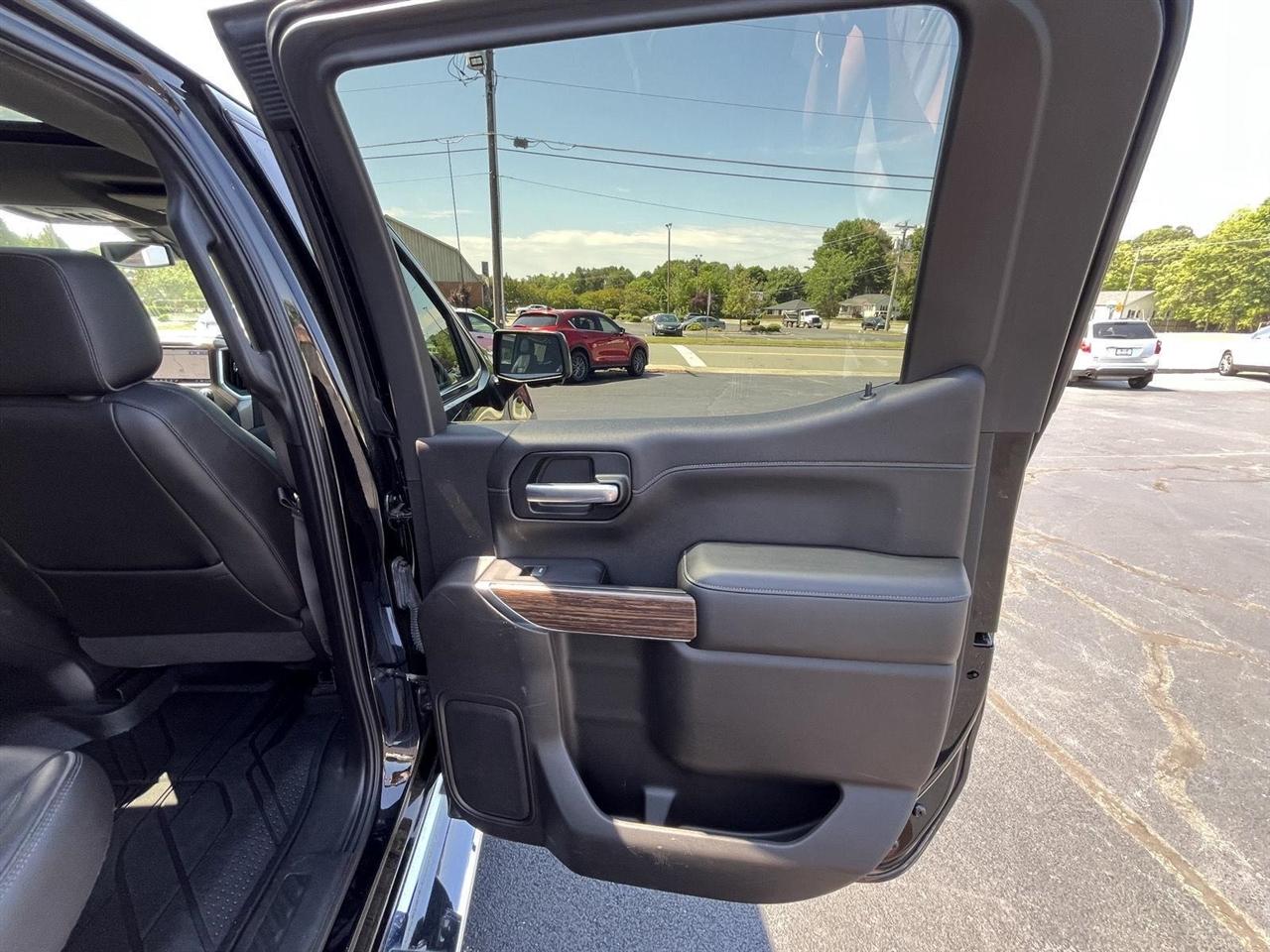 2019 Chevrolet Silverado 1500 High Country - Photo 18