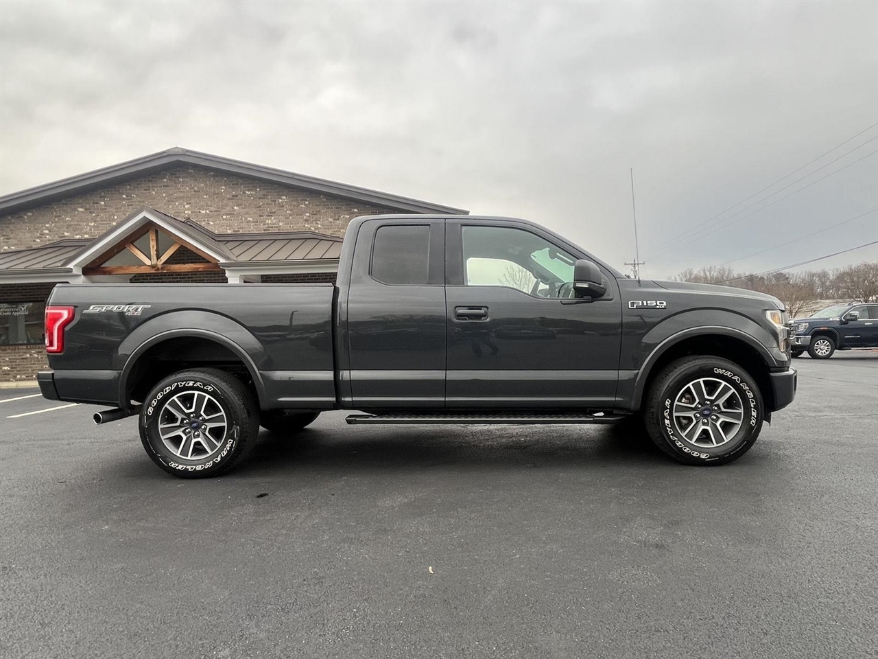 Ford F-150 XLT SuperCab 4WD 2016