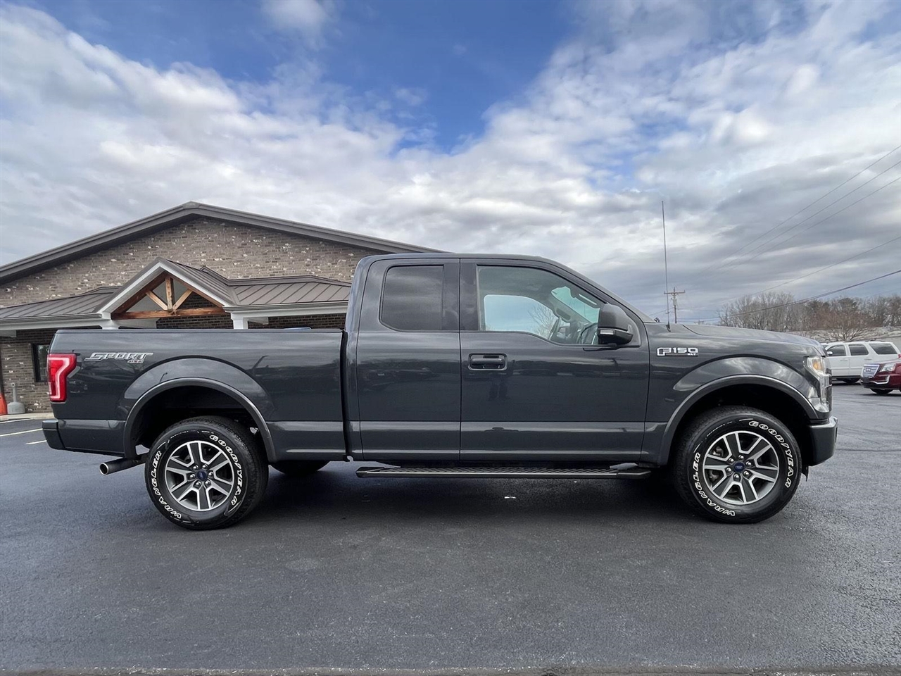 Ford F-150 XLT SuperCab 4WD 2016