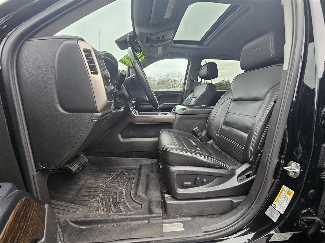 GMC Sierra 1500 Denali Crew Cab Long Box 4WD 2017