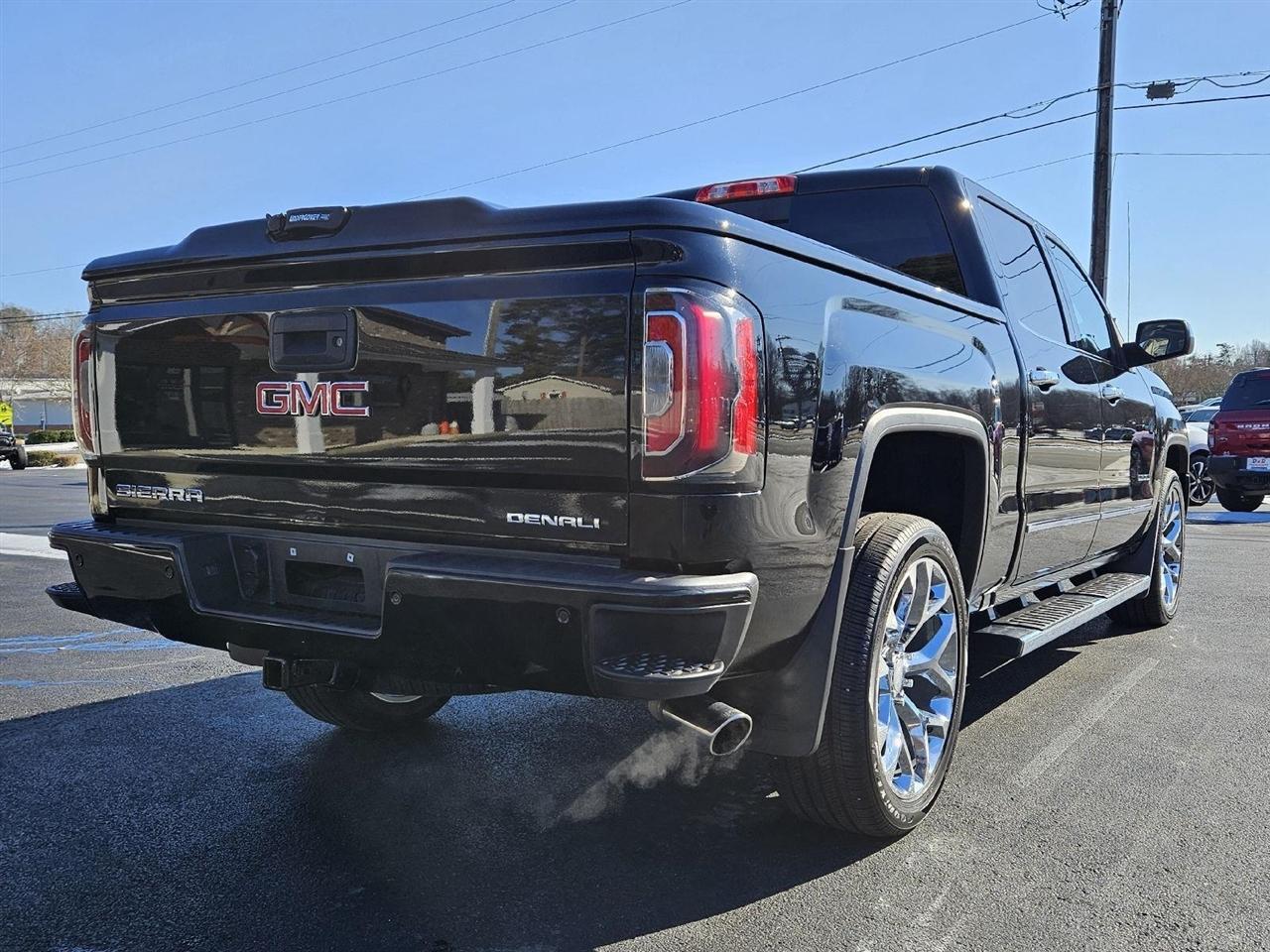 GMC Sierra 1500 Denali Crew Cab 4WD 2017