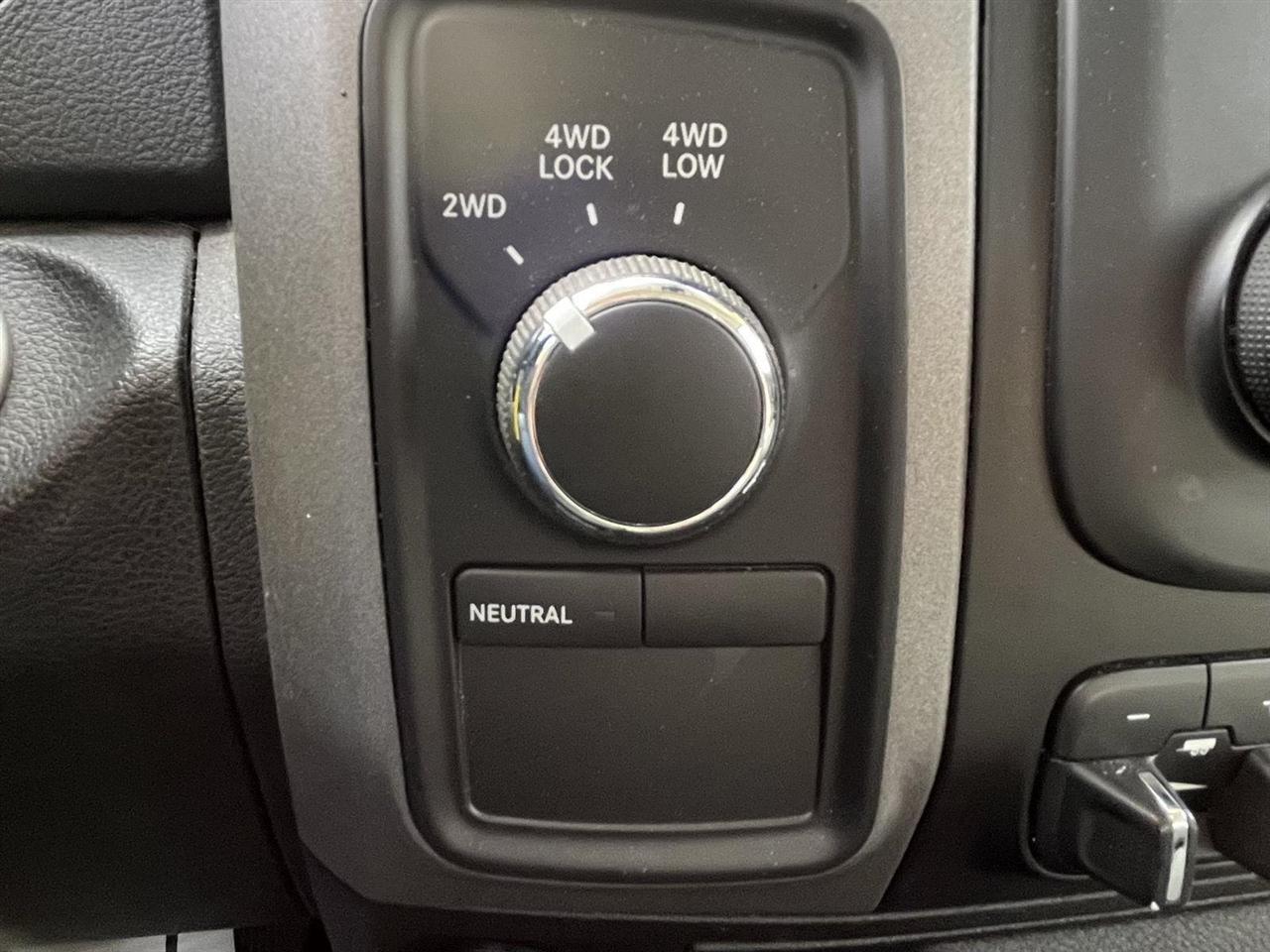 RAM 1500 Tradesman Quad Cab 4WD 2014