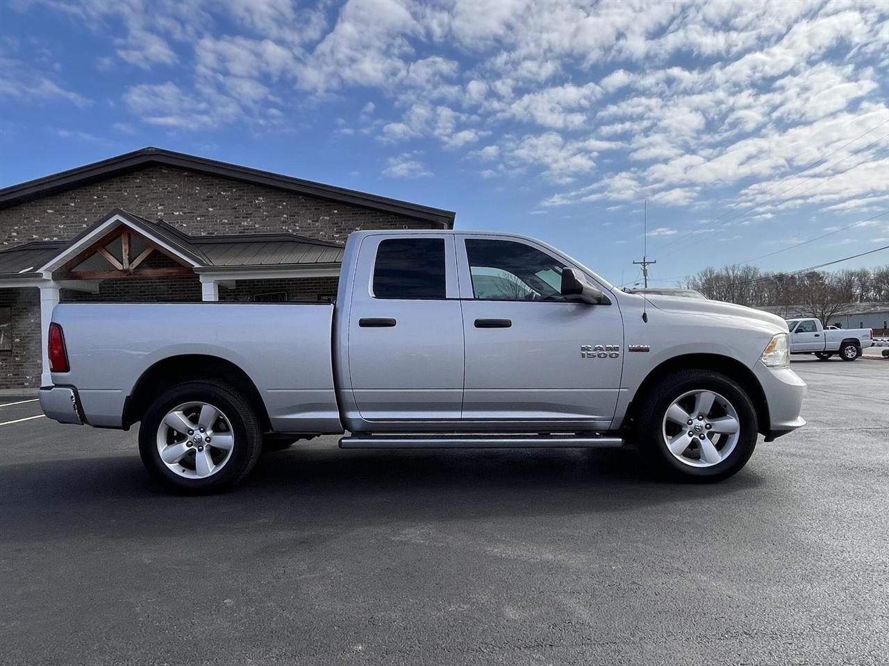 RAM 1500 Tradesman Quad Cab 4WD 2014