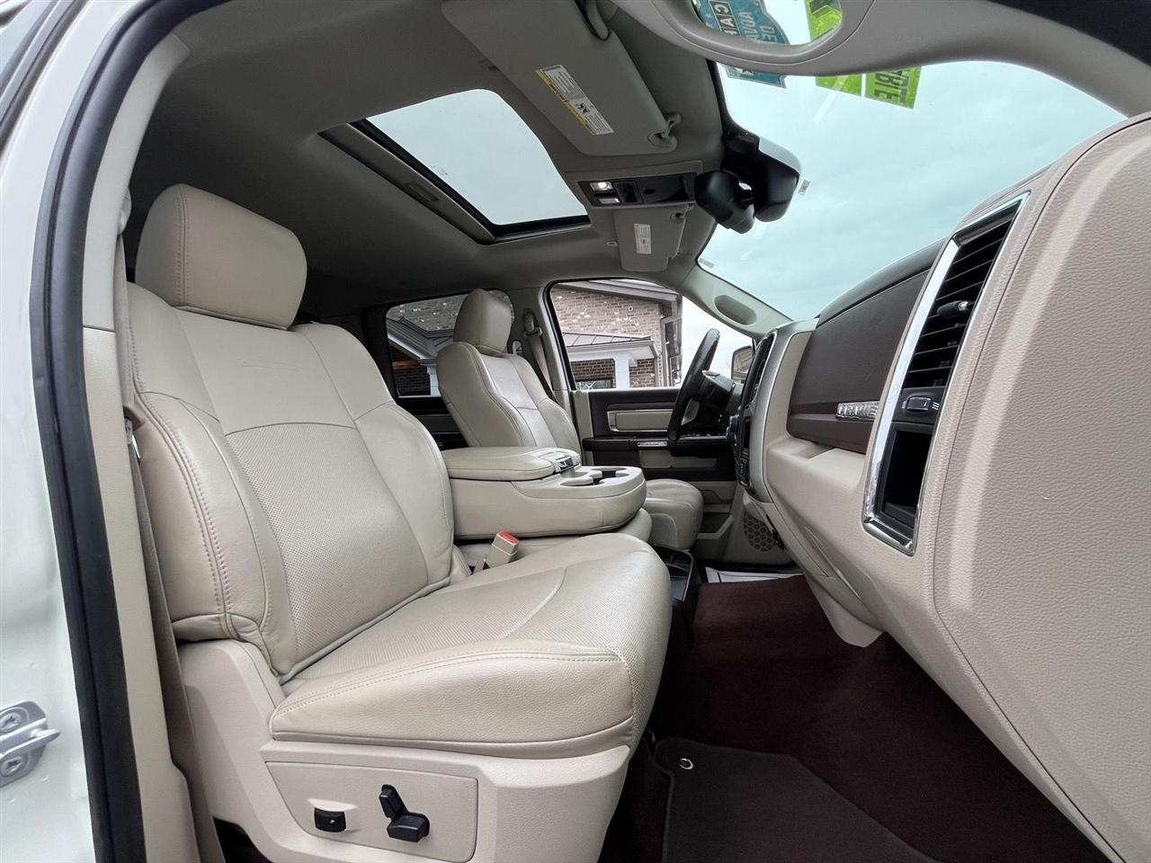 RAM 1500 Laramie Crew Cab SWB 4WD 2017