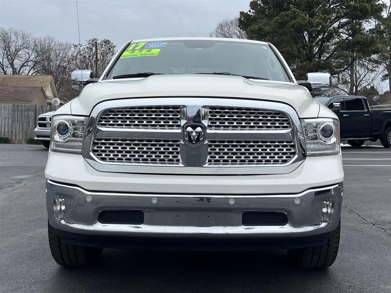 RAM 1500 Laramie Crew Cab SWB 4WD 2017