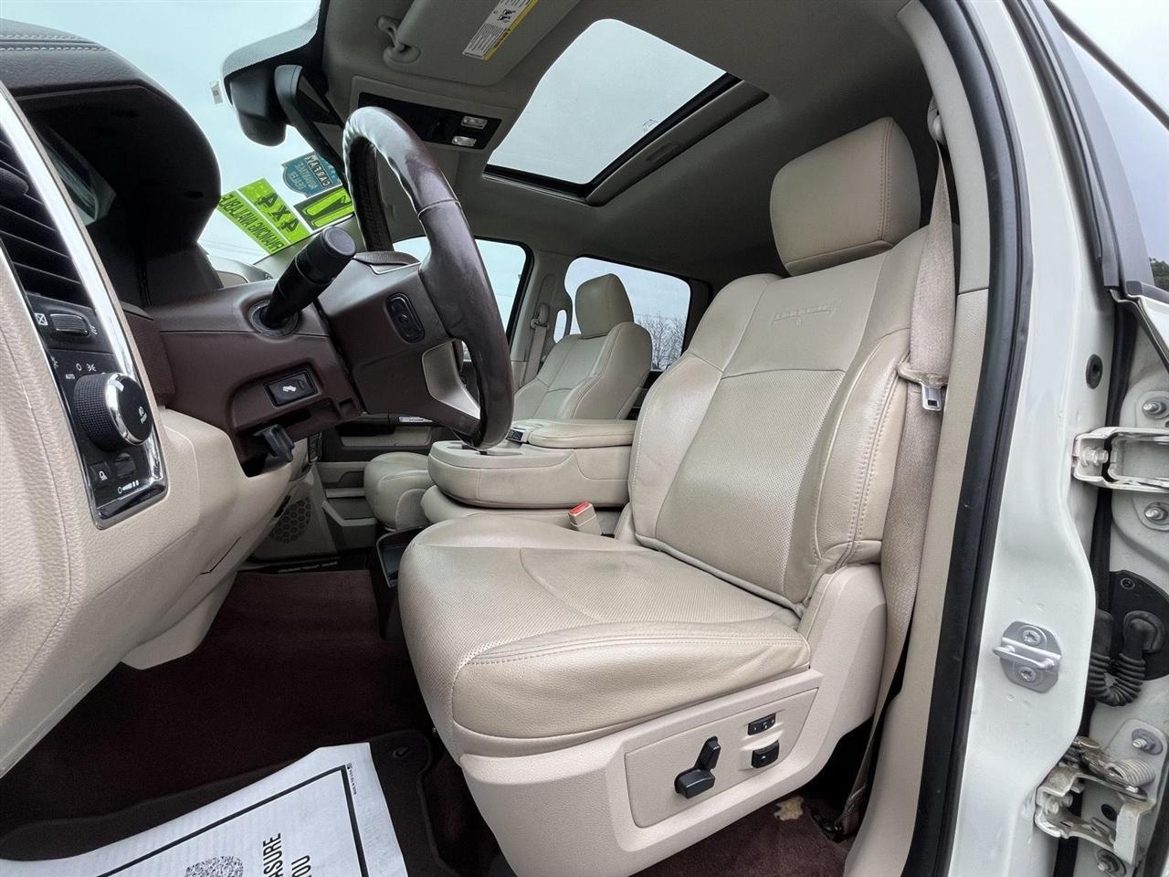 RAM 1500 Laramie Crew Cab SWB 4WD 2017