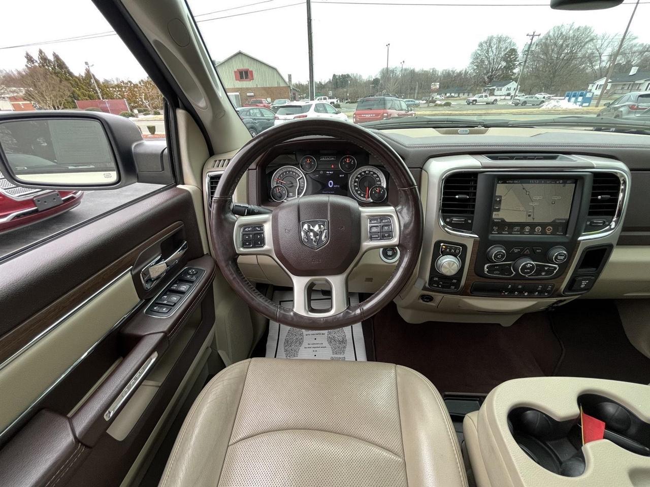 RAM 1500 Laramie Crew Cab SWB 4WD 2017