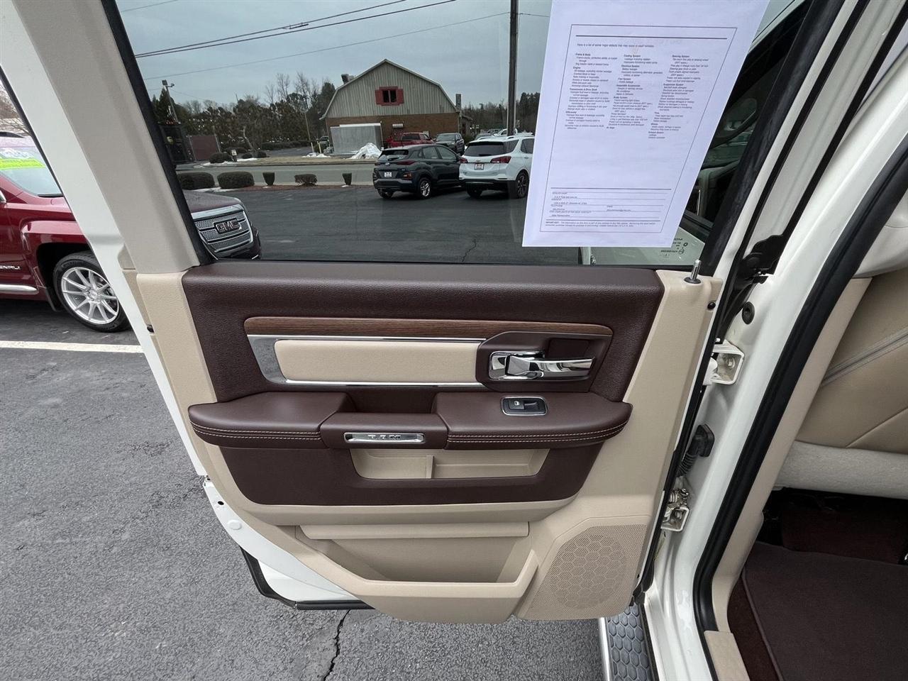 RAM 1500 Laramie Crew Cab SWB 4WD 2017