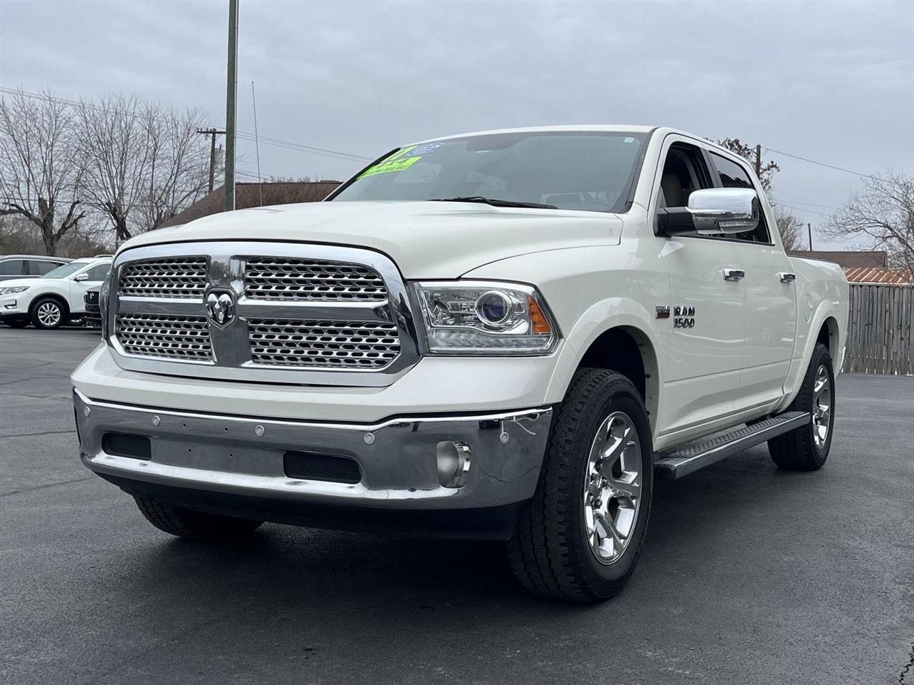 RAM 1500 Laramie Crew Cab SWB 4WD 2017