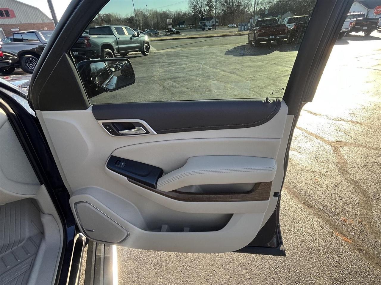 GMC Yukon Denali 4WD 2018