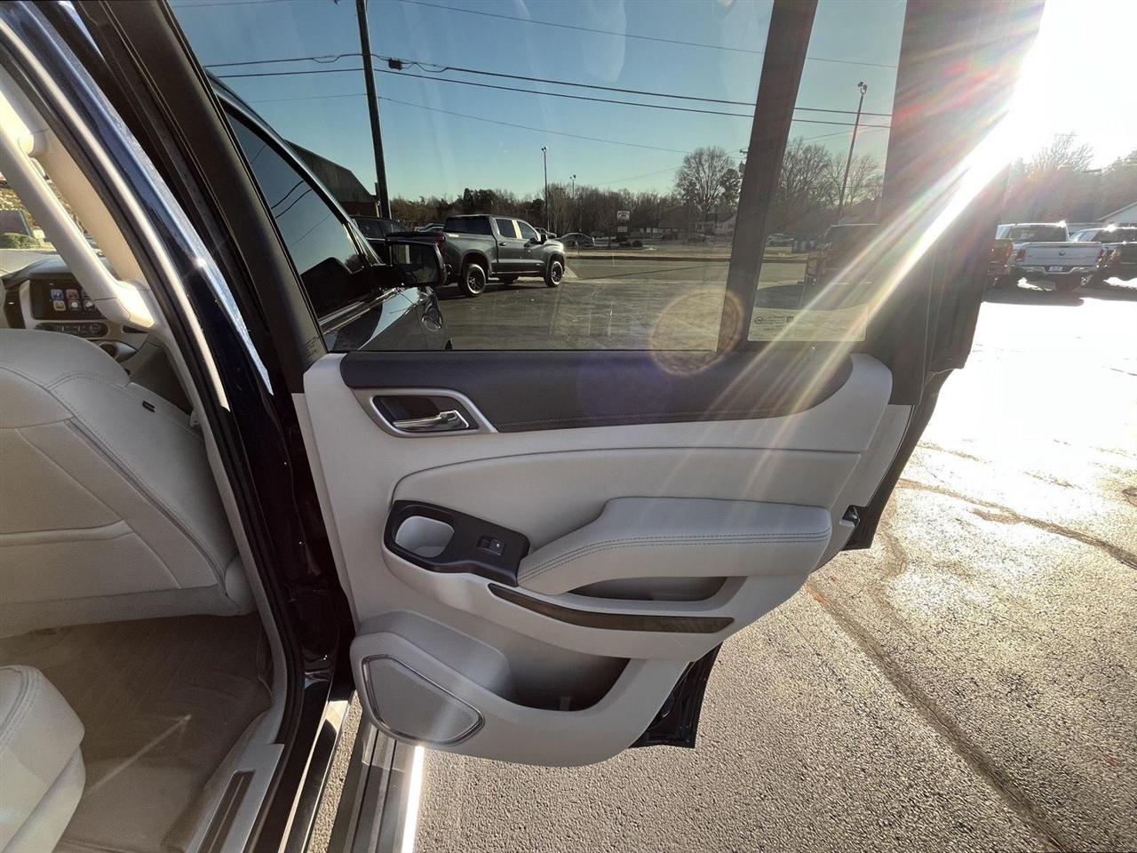 GMC Yukon Denali 4WD 2018