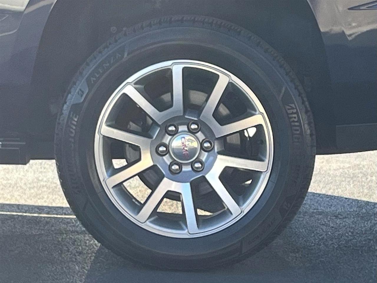 GMC Yukon Denali 4WD 2018