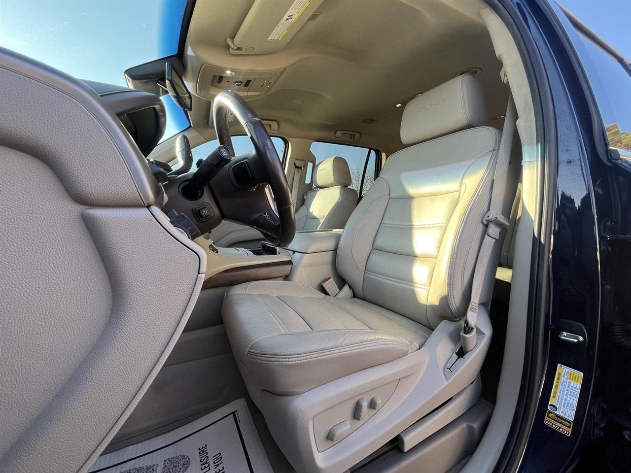 GMC Yukon Denali 4WD 2018