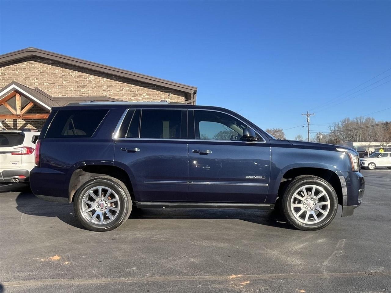 GMC Yukon Denali 4WD 2018