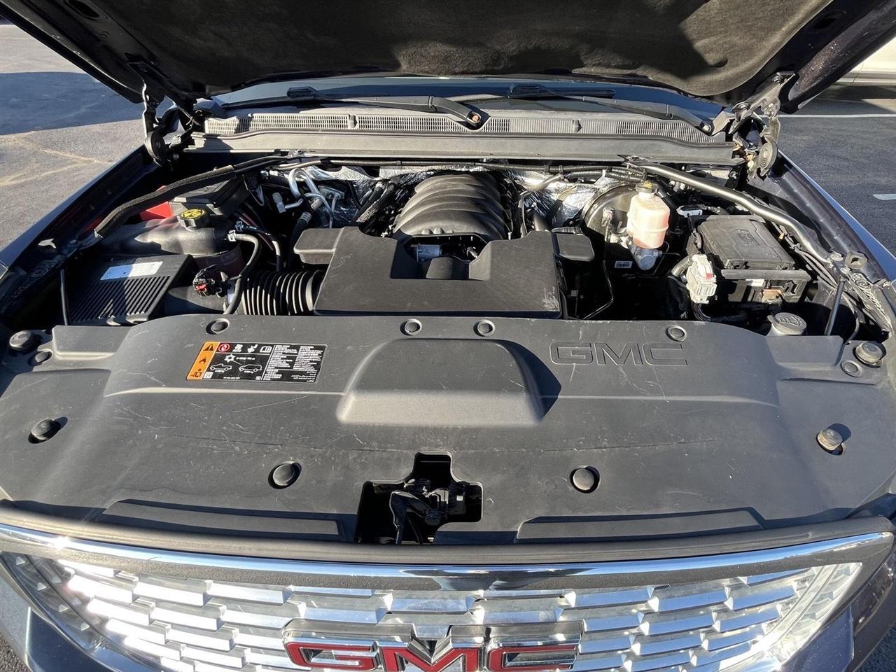 GMC Yukon Denali 4WD 2018