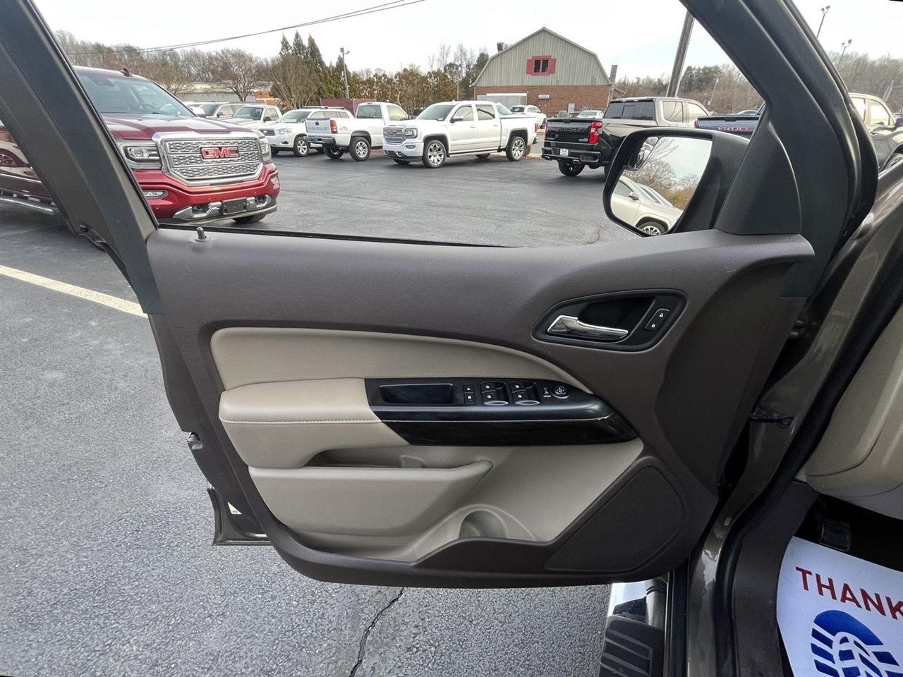 GMC Canyon SLT Crew Cab 4WD Short Box 2017