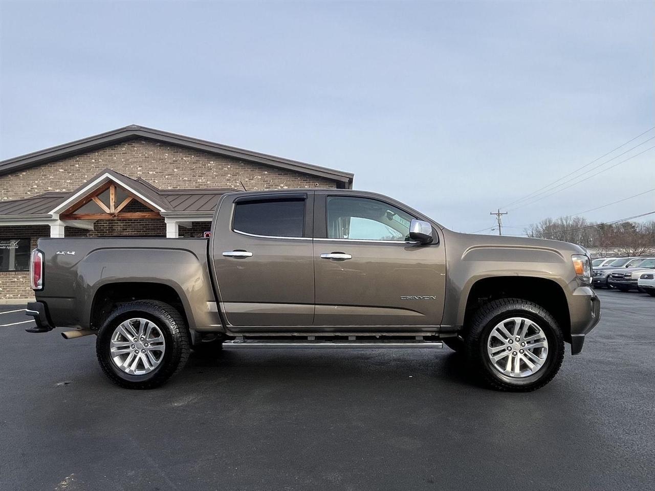 GMC Canyon SLT Crew Cab 4WD Short Box 2017