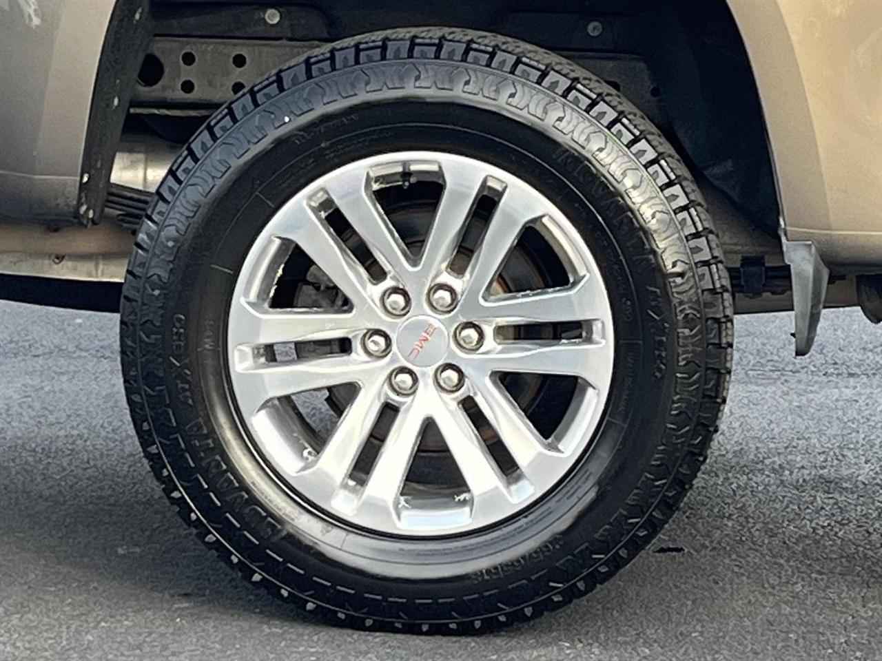 GMC Canyon SLT Crew Cab 4WD Short Box 2017