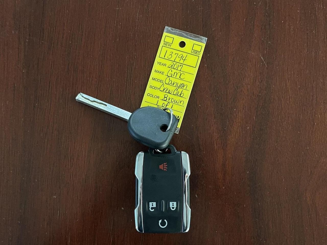 GMC Canyon SLT Crew Cab 4WD Short Box 2017