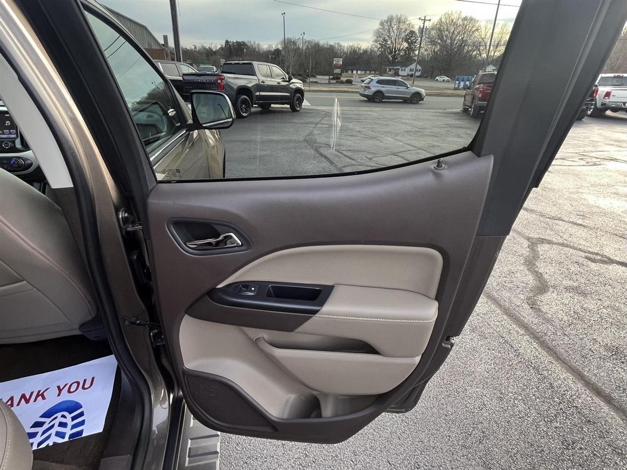 GMC Canyon SLT Crew Cab 4WD Short Box 2017