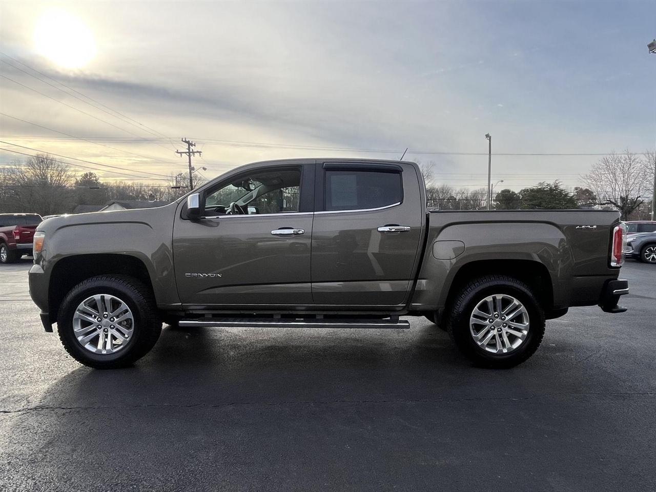 GMC Canyon SLT Crew Cab 4WD Short Box 2017