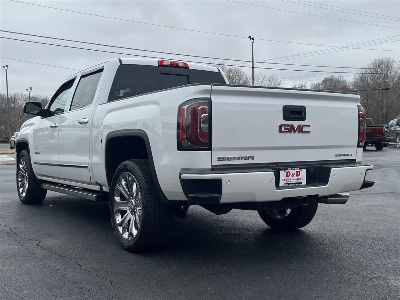 GMC Sierra 1500 Denali Crew Cab Long Box 4WD 2017