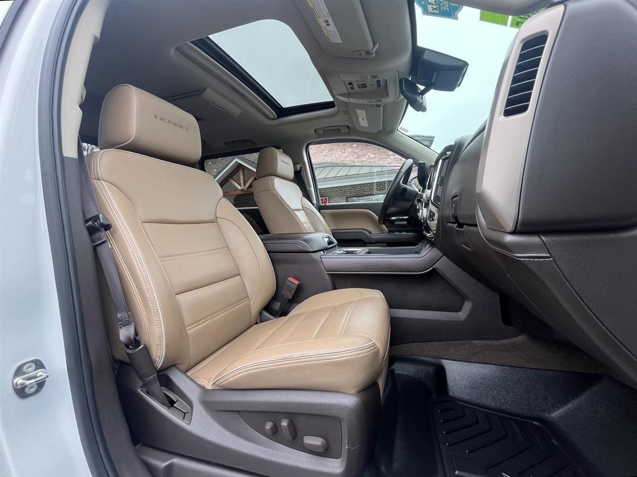 GMC Sierra 1500 Denali Crew Cab Long Box 4WD 2017