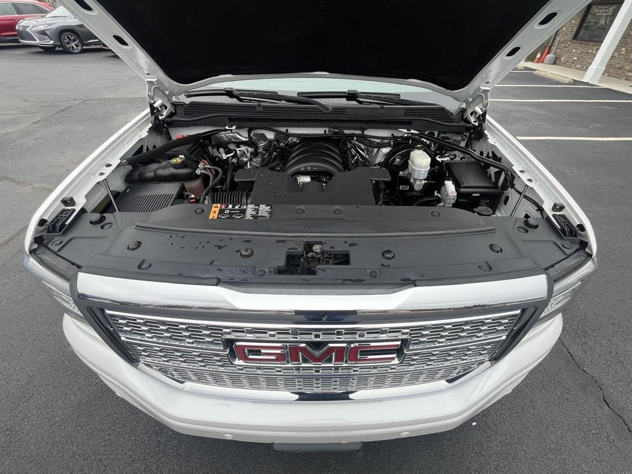 GMC Sierra 1500 Denali Crew Cab Long Box 4WD 2017