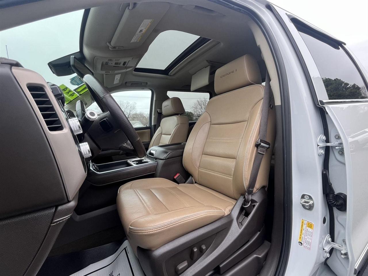 GMC Sierra 1500 Denali Crew Cab Long Box 4WD 2017