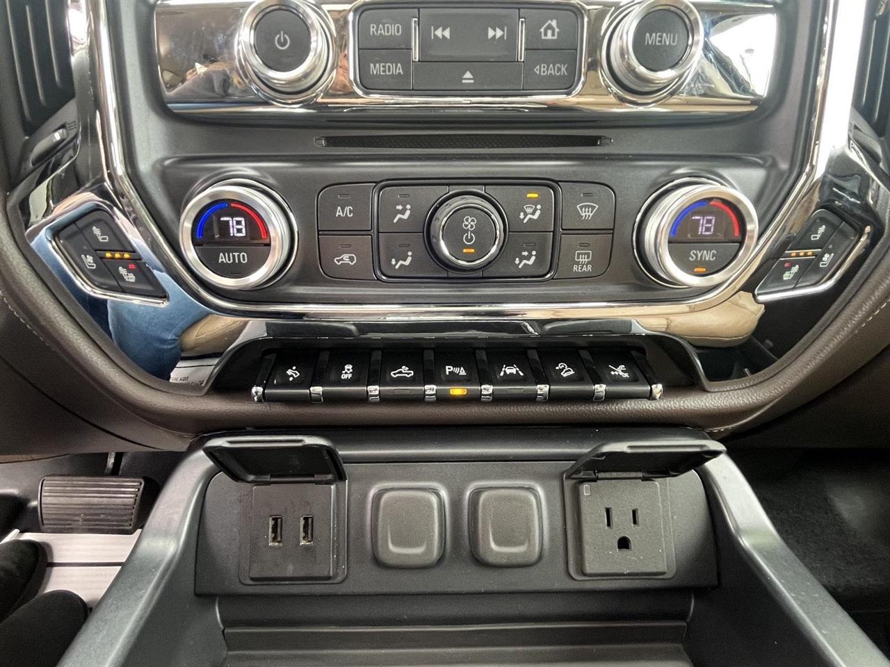 GMC Sierra 1500 Denali Crew Cab Long Box 4WD 2017