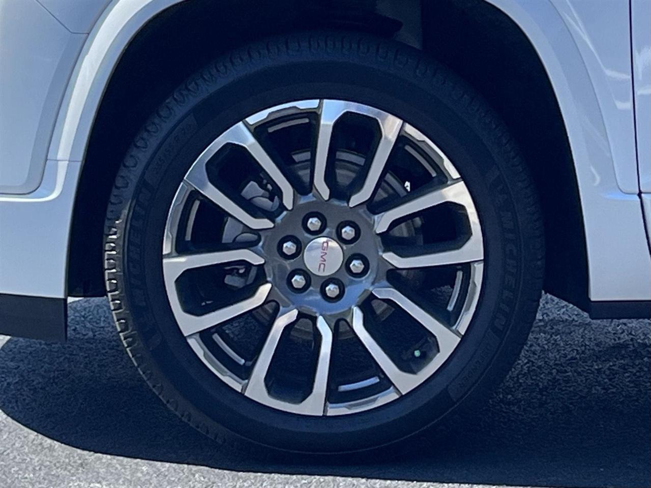 GMC Acadia Denali AWD 2020