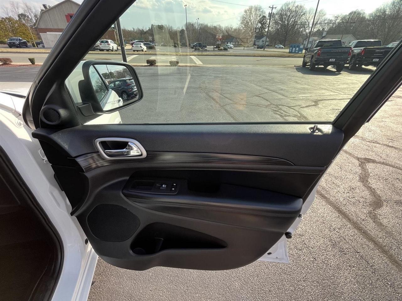 Jeep Grand Cherokee Laredo 2WD 2019