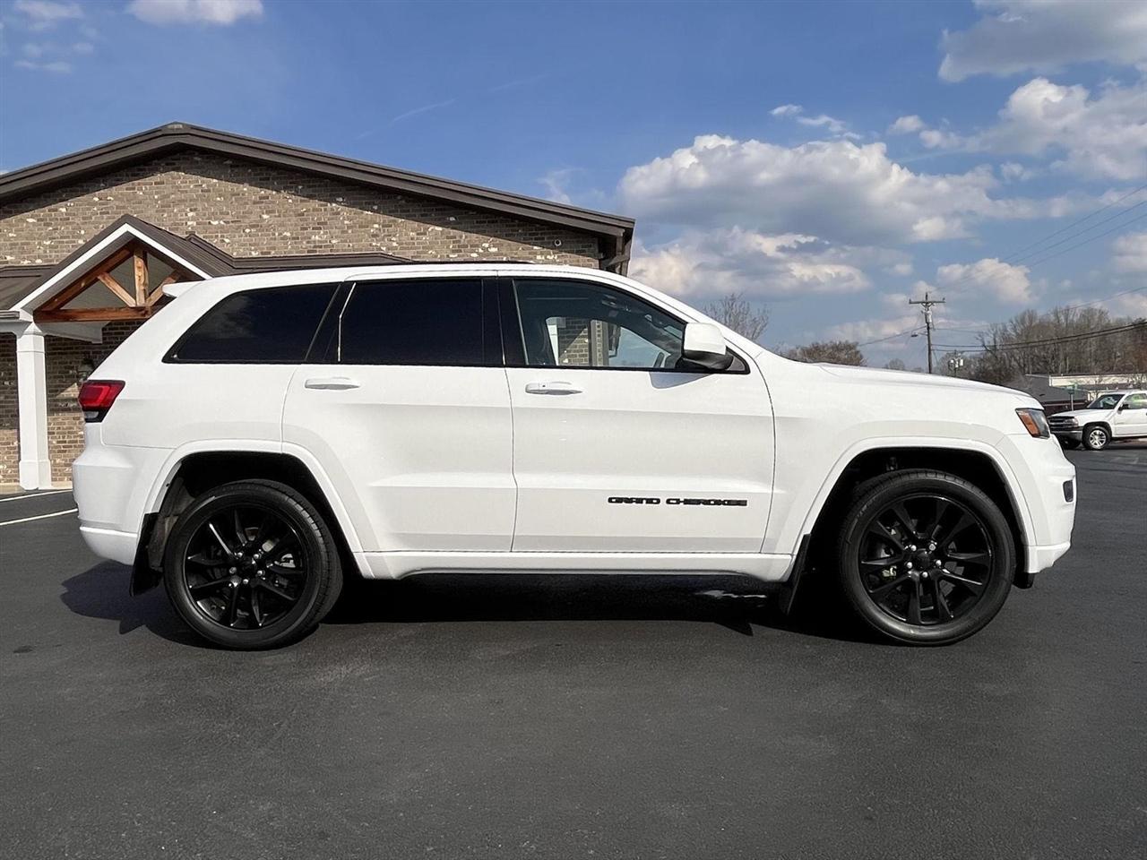 Jeep Grand Cherokee Laredo 2WD 2019