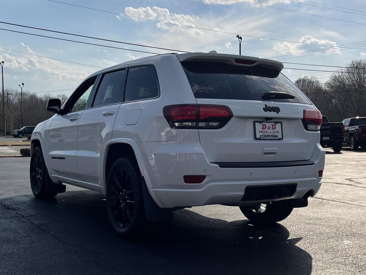 Jeep Grand Cherokee RWD 4dr Laredo Altitude 2019