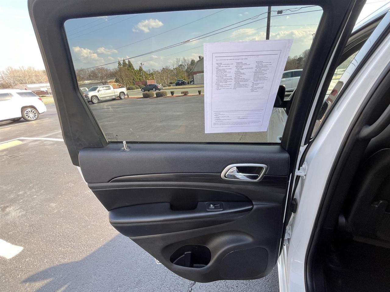 Jeep Grand Cherokee RWD 4dr Laredo Altitude 2019