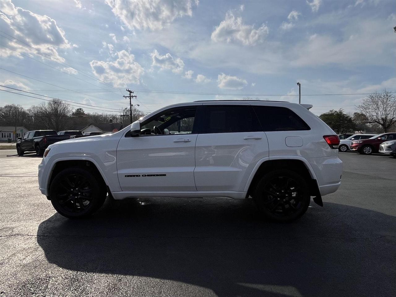 Jeep Grand Cherokee RWD 4dr Laredo Altitude 2019