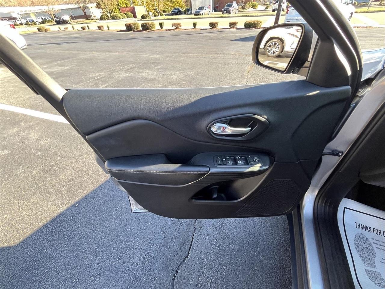 Jeep Cherokee Limited FWD 2016