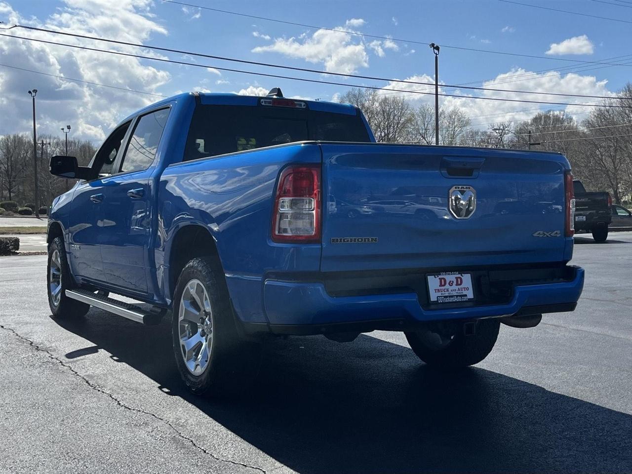 RAM 1500 Big Horn Crew Cab SWB 4WD 2022