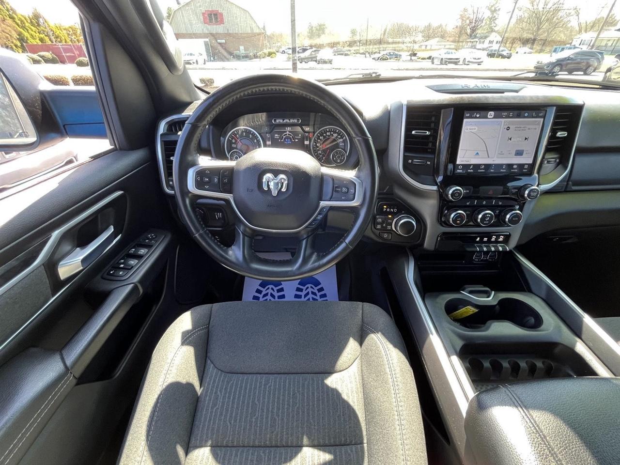 RAM 1500 Big Horn Crew Cab SWB 4WD 2022