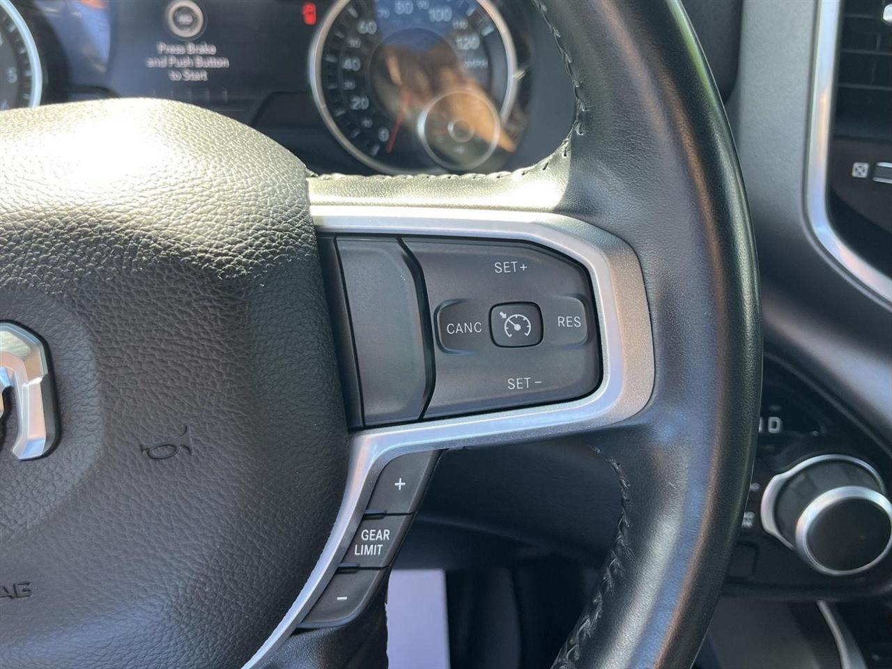 RAM 1500 Big Horn Crew Cab SWB 4WD 2022