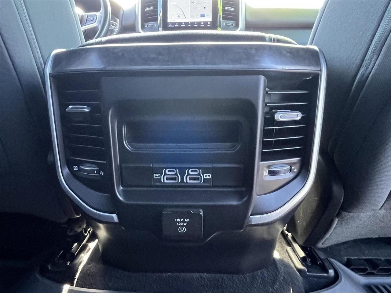 RAM 1500 Big Horn Crew Cab SWB 4WD 2022