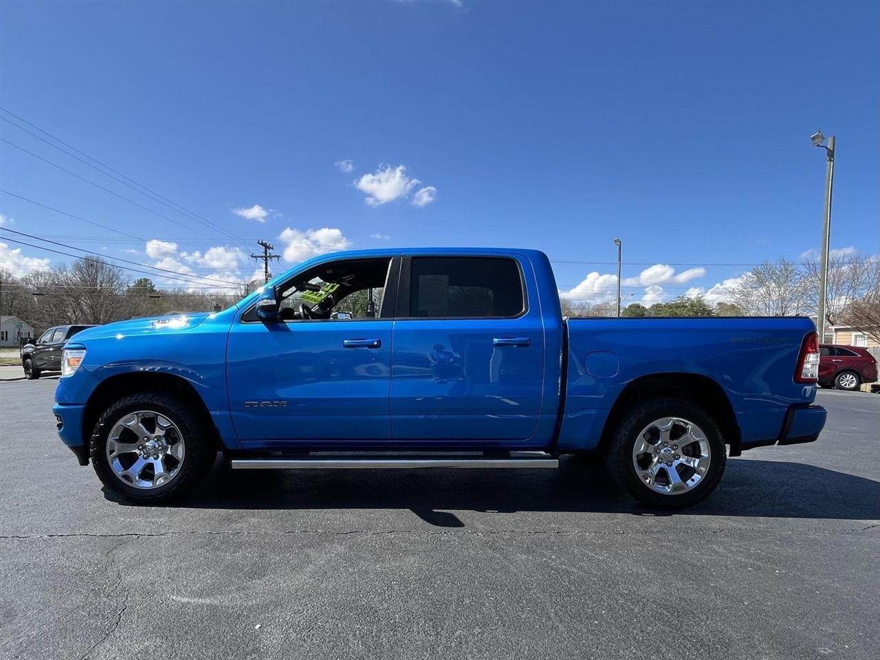 RAM 1500 Big Horn Crew Cab SWB 4WD 2022