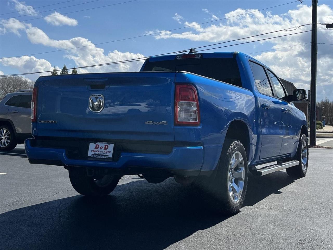 RAM 1500 Big Horn Crew Cab SWB 4WD 2022