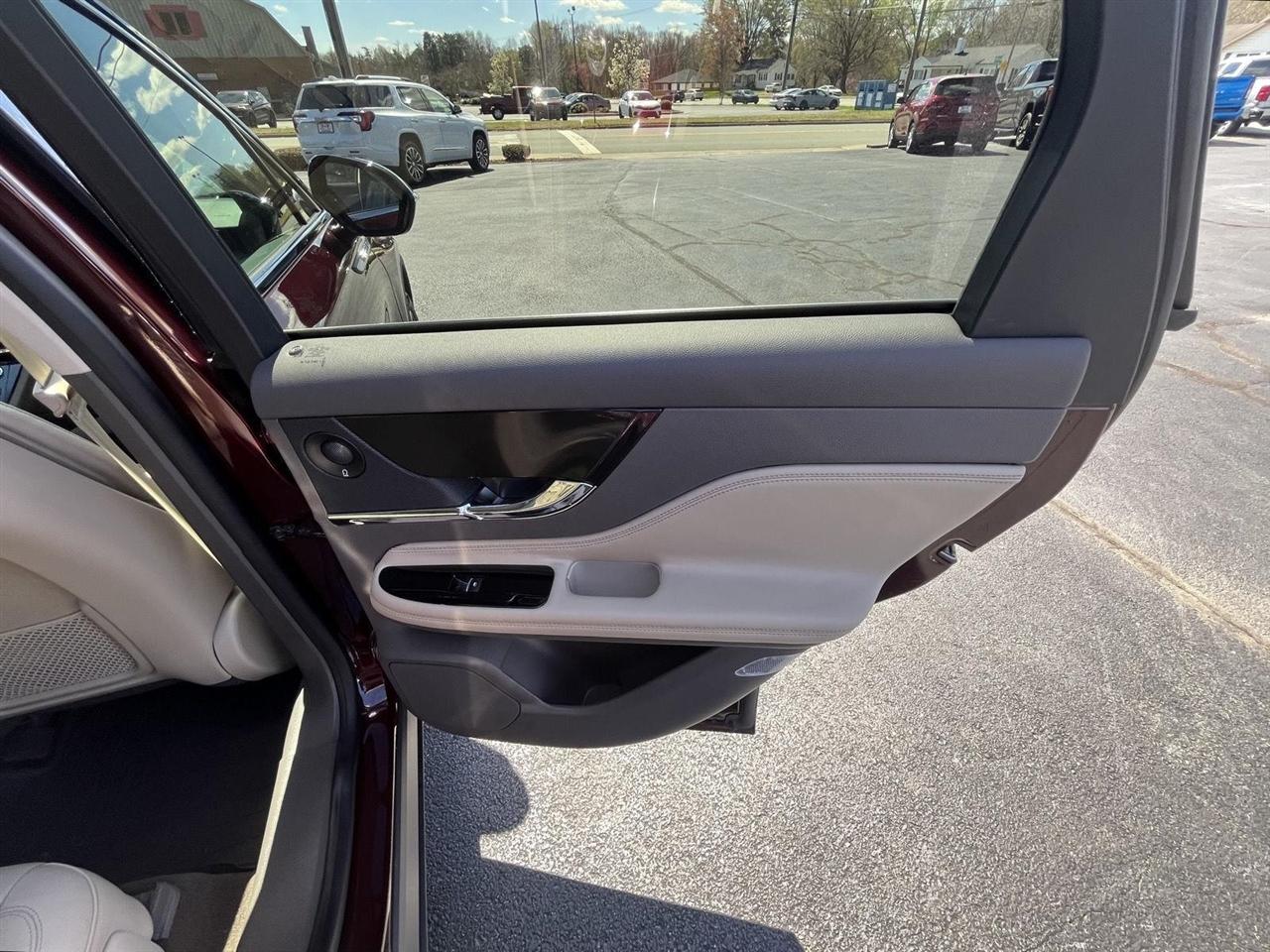 Lincoln Corsair Reserve AWD 2021