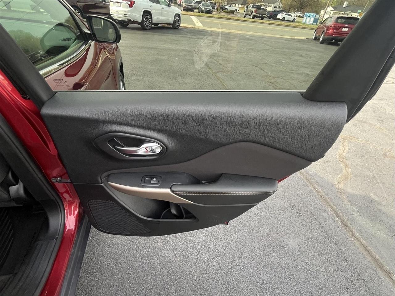 Jeep Cherokee Latitude FWD 2017