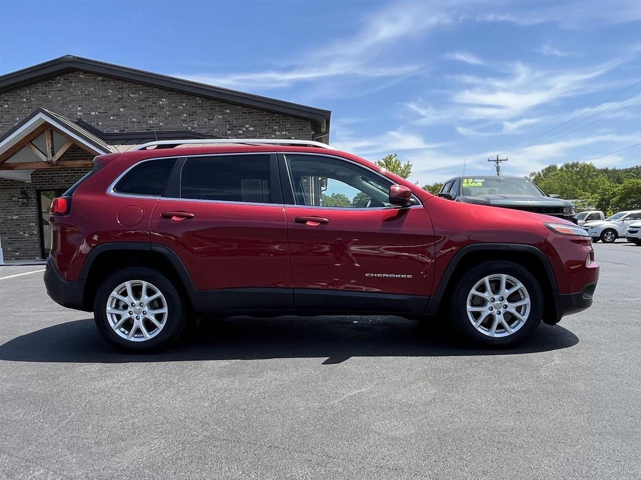 Jeep Cherokee Latitude FWD 2017