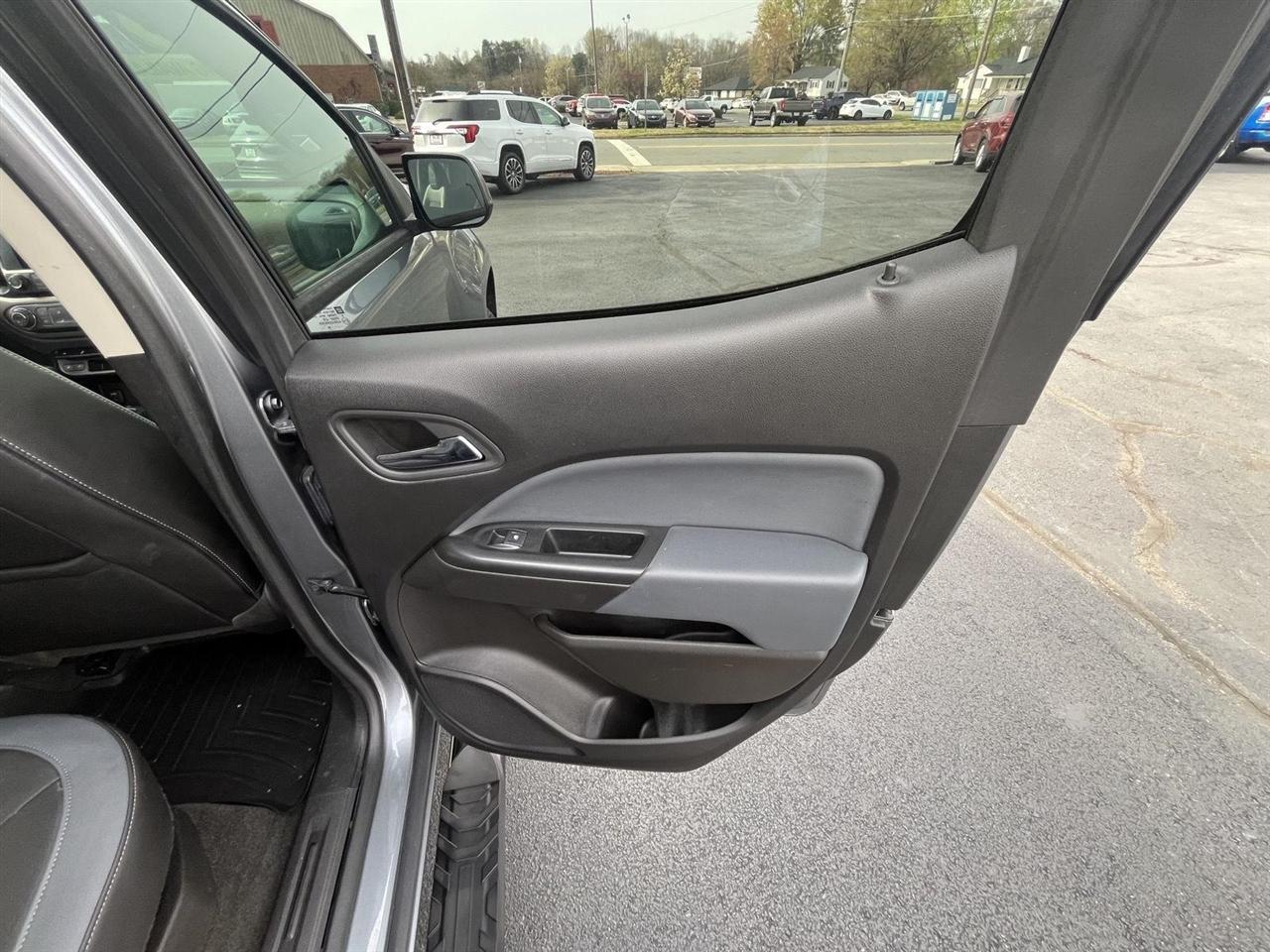 Chevrolet Colorado Z71 Crew Cab 2WD Short Box 2018