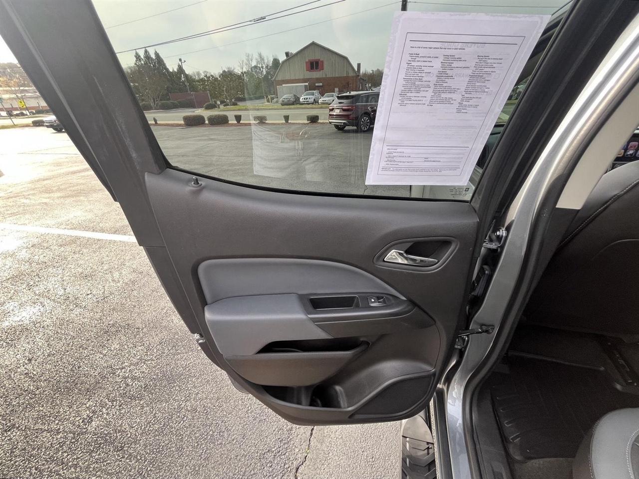 Chevrolet Colorado Z71 Crew Cab 2WD Short Box 2018