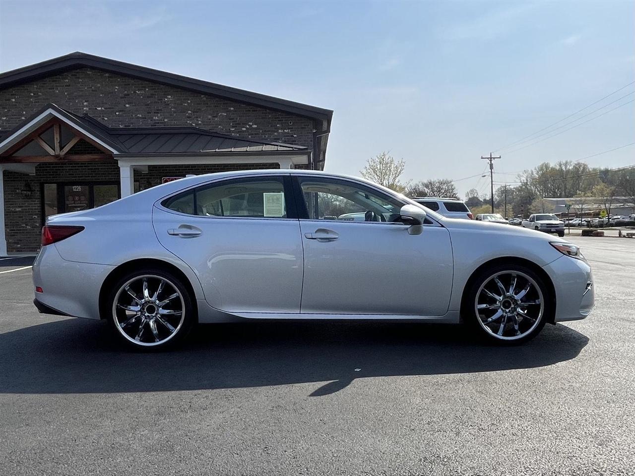 Lexus ES 350 Sedan 2016