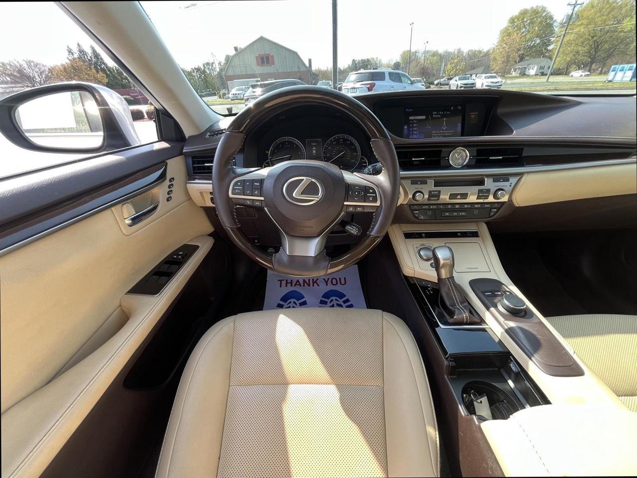 Lexus ES 350 Sedan 2016